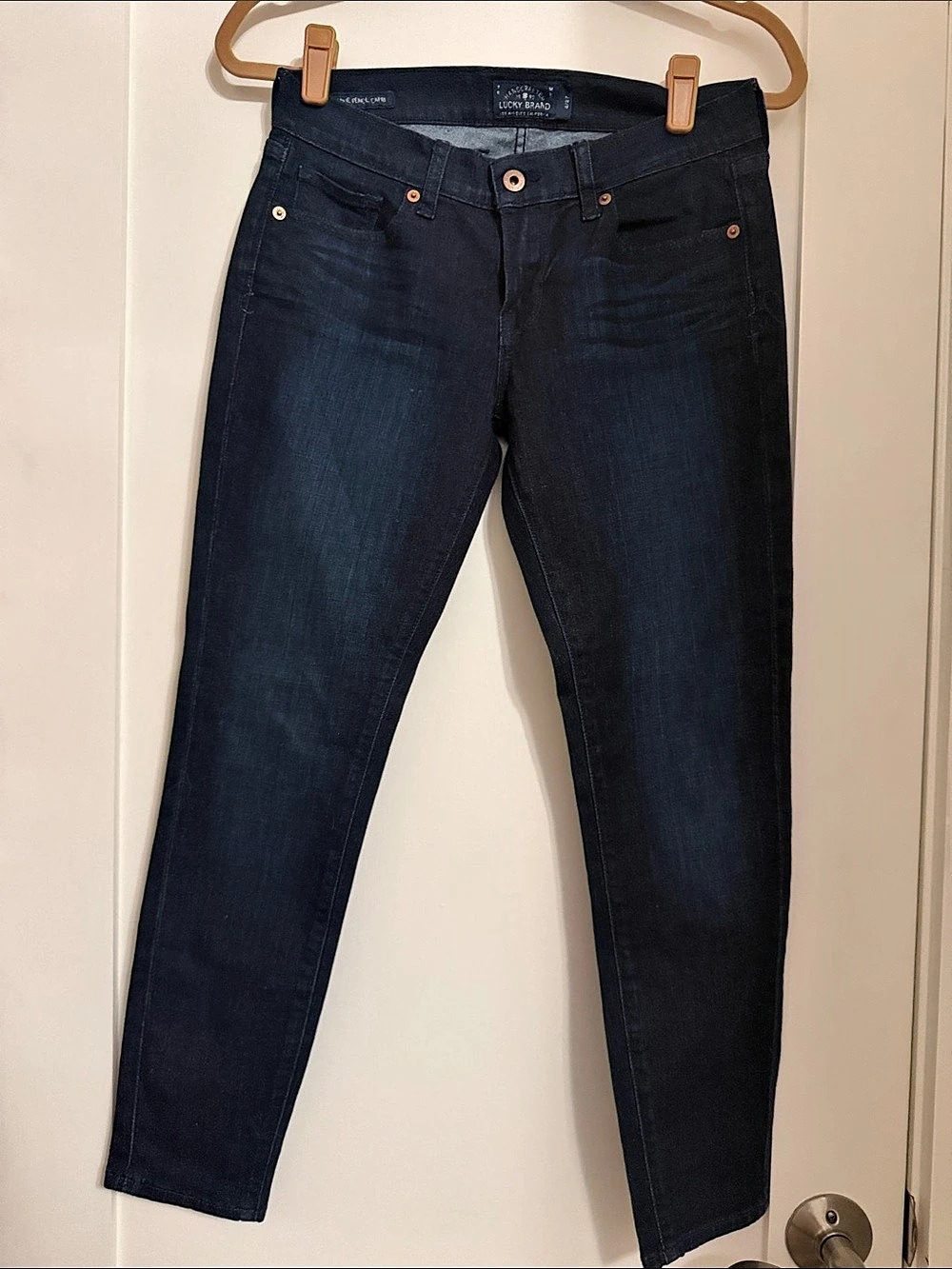 Lucky Brand Charlie pencil Capri Modern Skinny Jeans Skinny Jeans in Blue Size 4